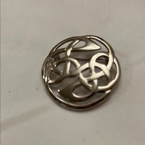 Silver Knot Round Brooch Pin